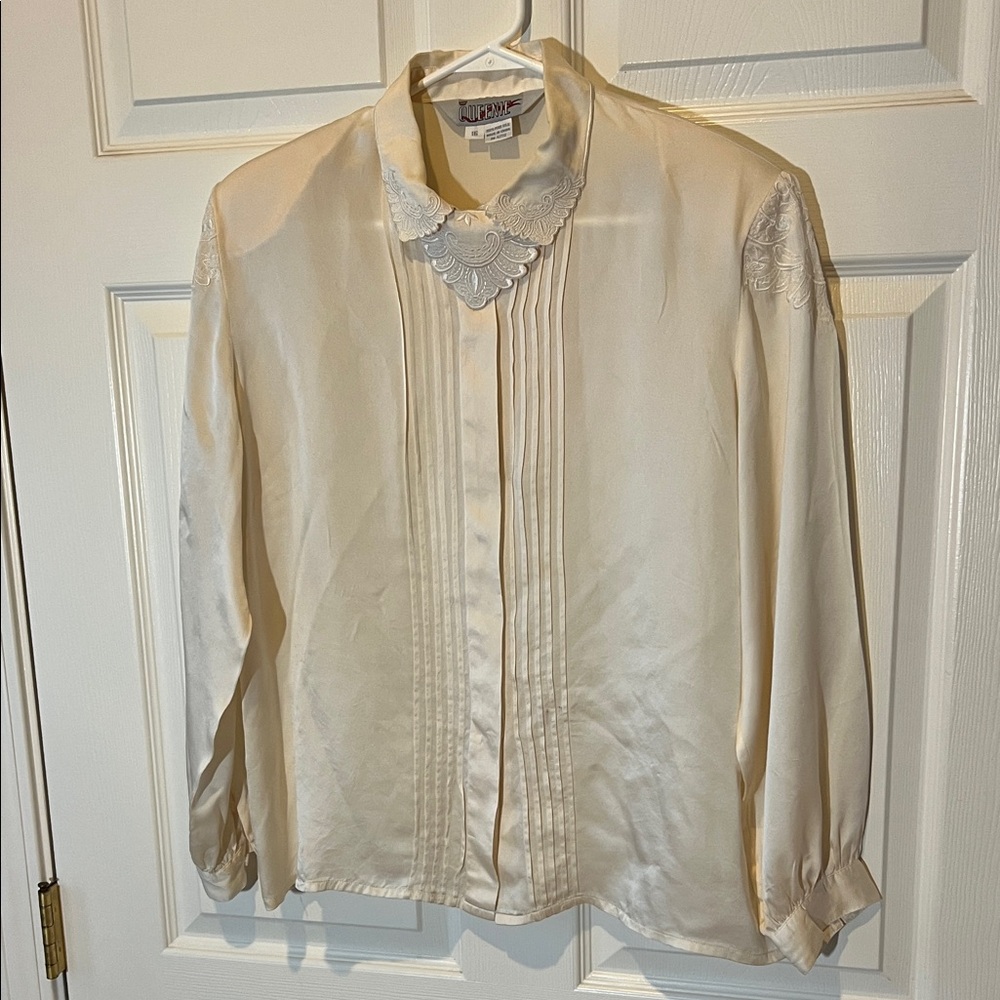 Vintage Queenie Elegant Cream Blouse with Embroidered Collar, Sz 16